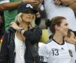 Lena Gercke, iubita lui Khedira, și cea a lui Muller, Lisa (foto: Reuters)