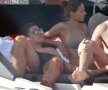 GALERIE FOTO » Cu aşa iubită, să tot faci pe bolnavul :D Gomez în Ibiza, alături de sexy-farmacista Silvia