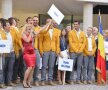 Poloiștii au intrat imediat în
ritmul melodiei dedicate
olimpicilor români, melodie
compusă și interpretată de
către solista Nicola