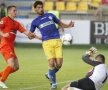 VIDEO + FOTO Hamza e Grozav! » Ploieştenii s-au distrat cu Ceahlăul, scorul de 5-0 aducîndu-i pe primul loc