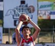 Miodrag Belodedici în duel cu Adrian Bumbescu la Sport Arena Streetball!
