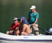 Gheorghe Simionov
își urmărește elevii
pe apă