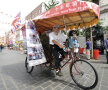 Bicicleta chinezească. Acest bărbat, deja trecut prin viaţă, a mers pe bicicletă din China pînă la Londra