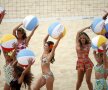 Majoretele de la beach-volley în acțiune (foto: Reuters)