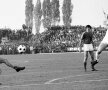 10 octombrie 1978: Zeci de mii de fani au umplut la refuz arena din Trivale pentru a vedea recitalul lui Dobrin la FC Argeș - Valencia (2-1), în Cupa UEFA