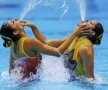 Artezienele
Două mexicance superbe, Isabel Delgado şi Nuria Garcia, s-au sincronizat în bazin şi la stropit
Foto: Reuters