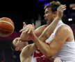 Cu cotul spre finală. Spaniolii au folosit toate trucurile în semifinala de baschet cu Rusia (67-59), inclusiv loviturile cu cotul: Marc Gasol, într-o reprezentaţie de forţă // Foto: Reuters