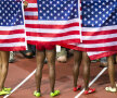 Picioare şi steaguri. Obiectiv vorbind, acestea sînt cele mai frumoase picioare din lume. Sînt picioarele americancelor campioane olimpice la ştafetă 4x100 metri