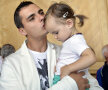 Sabrerul Rareş Dumitrescu îşi sărută fiica