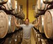 Iniesta este acţionar principal la Albacete (D3) şi sponsor cu firma sa "Bodega Iniesta", care se ocupă cu producerea şi comercializarea vinului
