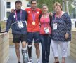 Florin Cojoc, Eduard-Carol
Novak, Naomi Ciorap, trei
dintre cei cinci paralimpici
care participă la Londra,
împreună cu Sally Lamont,
președintele Federației
Paralimpice din România