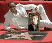 Puff Daddy e “însoțit” de Mutu pe
Aleea Celebrităților