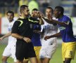VIDEO Faze controversate la Petrolul - Pandurii » Gol anulat aiurea, "roşu" discutabil