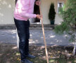 Ilie Năstase a muncit pînă a făcut răni la degete la curăţirea bazei Voinţa, unde doreşte să construiască Academia de Tenis Foto: Libertatea