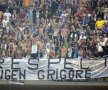 FOTO MM a garantat bannerul rasist! » Steliştii l-au omagiat la derby pe un criminal care a ucis 24 de ţigani