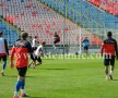 Steliştii s-au antrenat cu balonul de rugbyFoto: steauafc.com