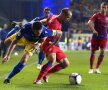 VIDEO + FOTO Drept la ţintă » "Glonţul" lui Latovlevici scufundă reduta Petrolul, 2-1