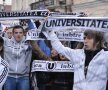 FOTO Miting pentru "U": fanii au ieşit în stradă » Cine s-a alăturat galeriei