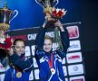 Daniela Dodean (stînga) şi Eliza Samara, cu trofeele primite în Danemarca pentru titlul european