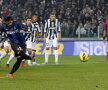 Milito transformă penalty-ul prin care readuce Interul în joc.