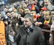 Gică Hagi nu putea lipsi de la
meci, el declarîndu-se aseară
fan al campioanei României