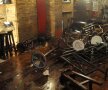 Bătaia dintre suporteri a distrus
mobilierul și a spart geamurile
localului