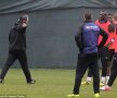 Mancini îl scoate pe Balotelli din antrenament // Foto: Daily Mail