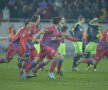 VIDEO+FOTO Europa! Steaua! » Roş-albaştrii au repetat scenariul cu Valencia şi au eliminat-o pe Ajax la penalty-uri