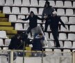 Nici aseară n-au lipsit incidentele între fani și jandarmi