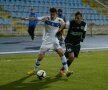 FOTO Fază amuzantă la meciul Viitorul - U Cluj » Nicola a încurcat tricourile şi a avut un alt sponsor pe piept în prima repriză