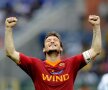 FOTO&VIDEO 20 de ani de iubire pentru AS Roma » Francesco Totti visează la două recorduri şi crede că: "Doar Messi e mai bun decît mine"