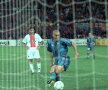 Ronaldo, marcatorul Barcelonei din Cupa Cupelor 1997

FOTO: El Mundo Deportivo