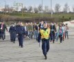 FOTO Suporterii au aprins lumînări la statuia lui Marian Cozma înainte de Gyor - Oltchim