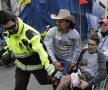FOTO & VIDEO ATENŢIE! Galerie foto terifiantă: 3 victime şi peste 140 de răniţi în Boston » Băieţelul de 8 ani ucis de explozie a fost identificat