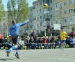 FOTO Lecţie de viaţă dată de liceeni la 18 ani » Fără violenţă, doar fotbal