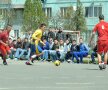 FOTO Lecţie de viaţă dată de liceeni la 18 ani » Fără violenţă, doar fotbal