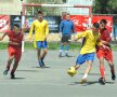 FOTO Lecţie de viaţă dată de liceeni la 18 ani » Fără violenţă, doar fotbal