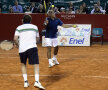 Mansour Bahrami e nemulţumit de decizia arbitrului din scaun şi îl ia la ţintă pe acesta. Nu l-a nimerit sau, mai bine zis, nu a vrut să-l nimerească!