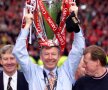 FOTO Thank you, Majesty! » Ferguson părăseşte scena cu 49 de trofee ca antrenor. Trei mai puţin decît Steaua în 66 de ani de existenţă!