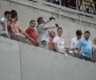 FOTO Circ în lojă » Gigi Becali s-a dat în spectacol pe Naţional Arena