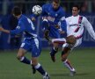 În 2002, FC Național
cu Dan Petrescu
titular și căpitan era
eliminată din Cupa
UEFA de PSG-ul lui
Letizi, Heinze și Leroy Foto: Mediafax