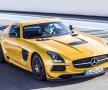 270.000 de euro este preţul estimativ pentru un SLS AMG Black. Maşina are un motor 6.2 litri V8, 630 CP. Ajunge în 3,6 secunde la 100 km/h. Viteza maximă este de 315 km/h