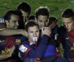 Messi alături de fiul său, Thiago, şi de colegii de la Barcelona
foto: Reuters