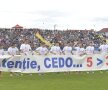 FOTO + VIDEO S-au ţinut de cuvînt! » Steliştii au avut un mesaj de susţinere pentru Gigi Becali