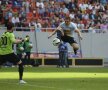 VIDEO&FOTO Spectacol şi la cea de-a 24-a victorie » Steaua - Braşov 4-0 şi roş-albaştrii au încheiat perfect sezonul