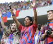 Fetele din tribună au sărbătorit cu mult entuziasm al 24-lea titlu de campion