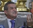 Adrian Năstase îl compătimeşte pe patronul Stelei: ”Îmi pare rău de ce i se întîmplă lui Gigi Becali!”