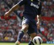 VIDEO şi FOTO » Legendele lui Real Madrid au făcut show pe Old Trafford: Figo, Zidane sau Van Nistelrooy au evoluat într-un meci caritabil