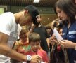 VIDEO şi FOTO » Neymar la prezentarea oficială pe Camp Nou: "Am venit să-l ajut pe Messi să rămînă cel mai bun din lume!"