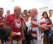 FOTO Fanii Rapidului au sărbătorit cu jucătorii împlinirea a 90 de ani de la înfiinţarea clubului